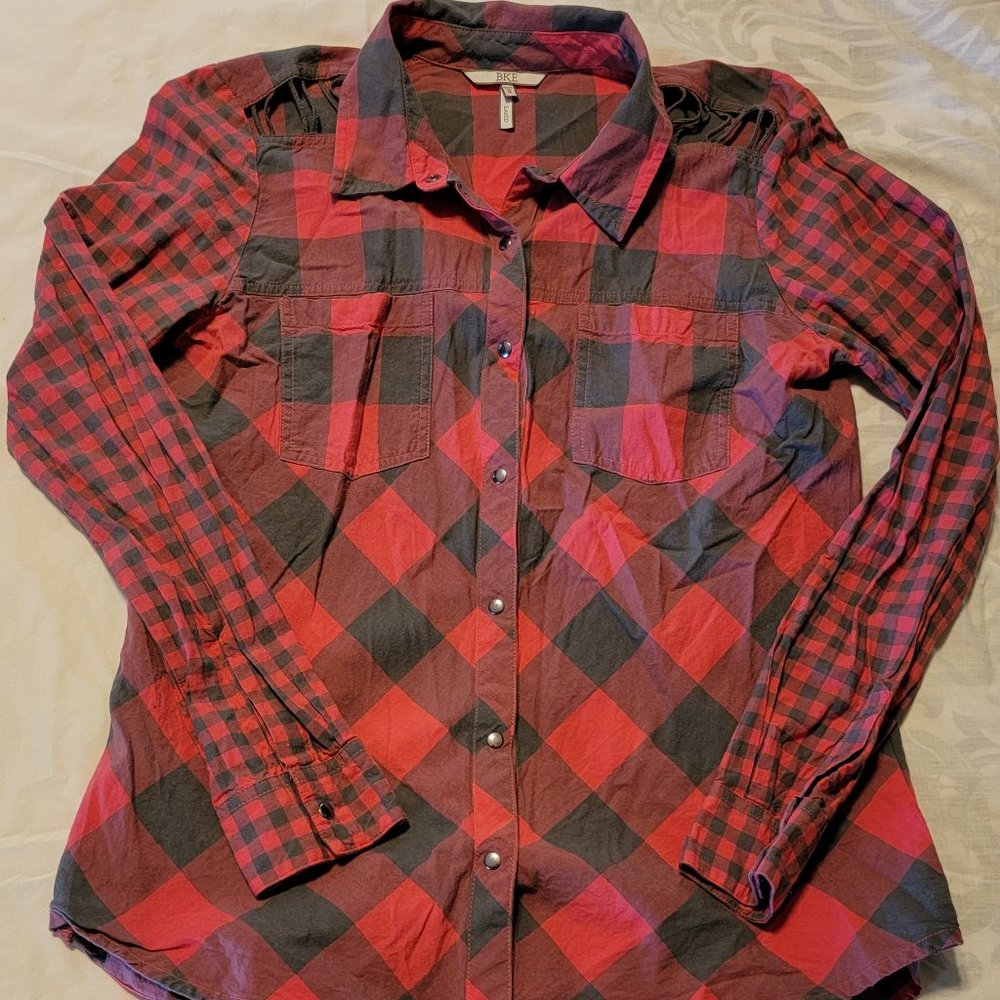 BKE Long Sleeve Flannel Checkerd Patter Eased